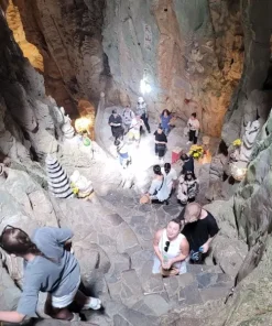 Tien Sa Port to Da Nang by Private Car – Comfortable & Hassle-Free Transfer Marble Mountains Da Nang with Buddhist shrines and scenic views.