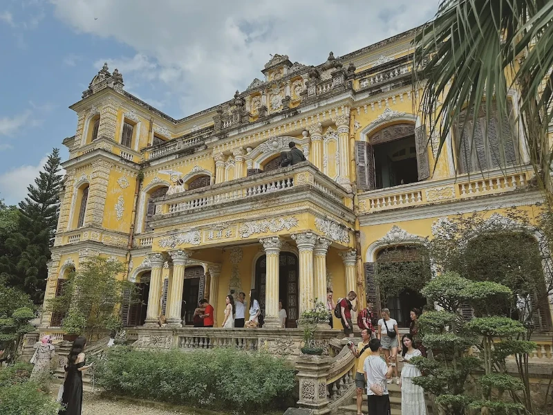 Explore An Dinh Palace in Hue – A Stunning Legacy of Royal Architecture Royal residence An Dinh Palace of Emperor Khai Dinh and Bao Dai in Hue