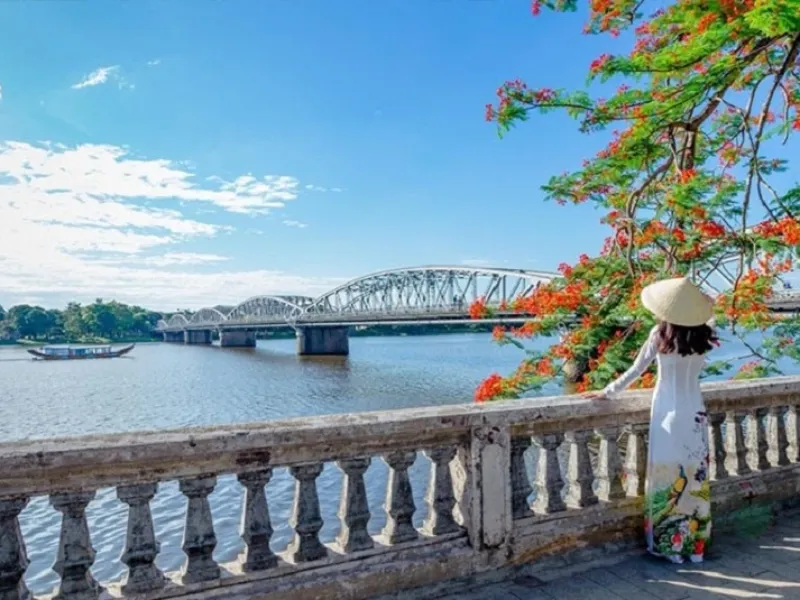 When Is the Best Time to Visit Hue? Discover the Most Beautiful Season in the Ancient Capital Springtime in Hue with blooming flowers and festive Tet atmosphere.